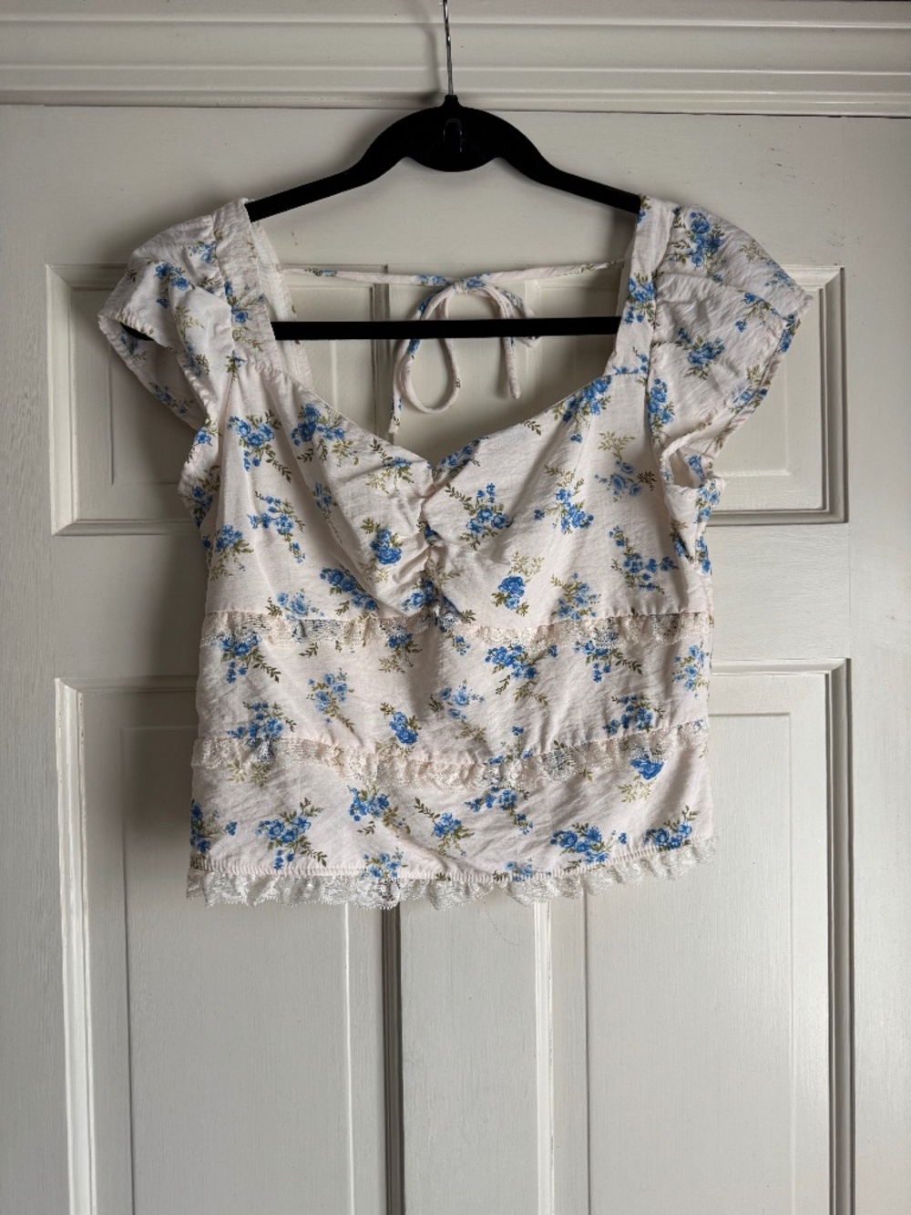 Summer white with blue flowers top